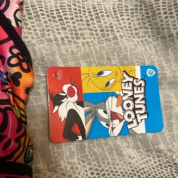 Set - Picture 2 of 6